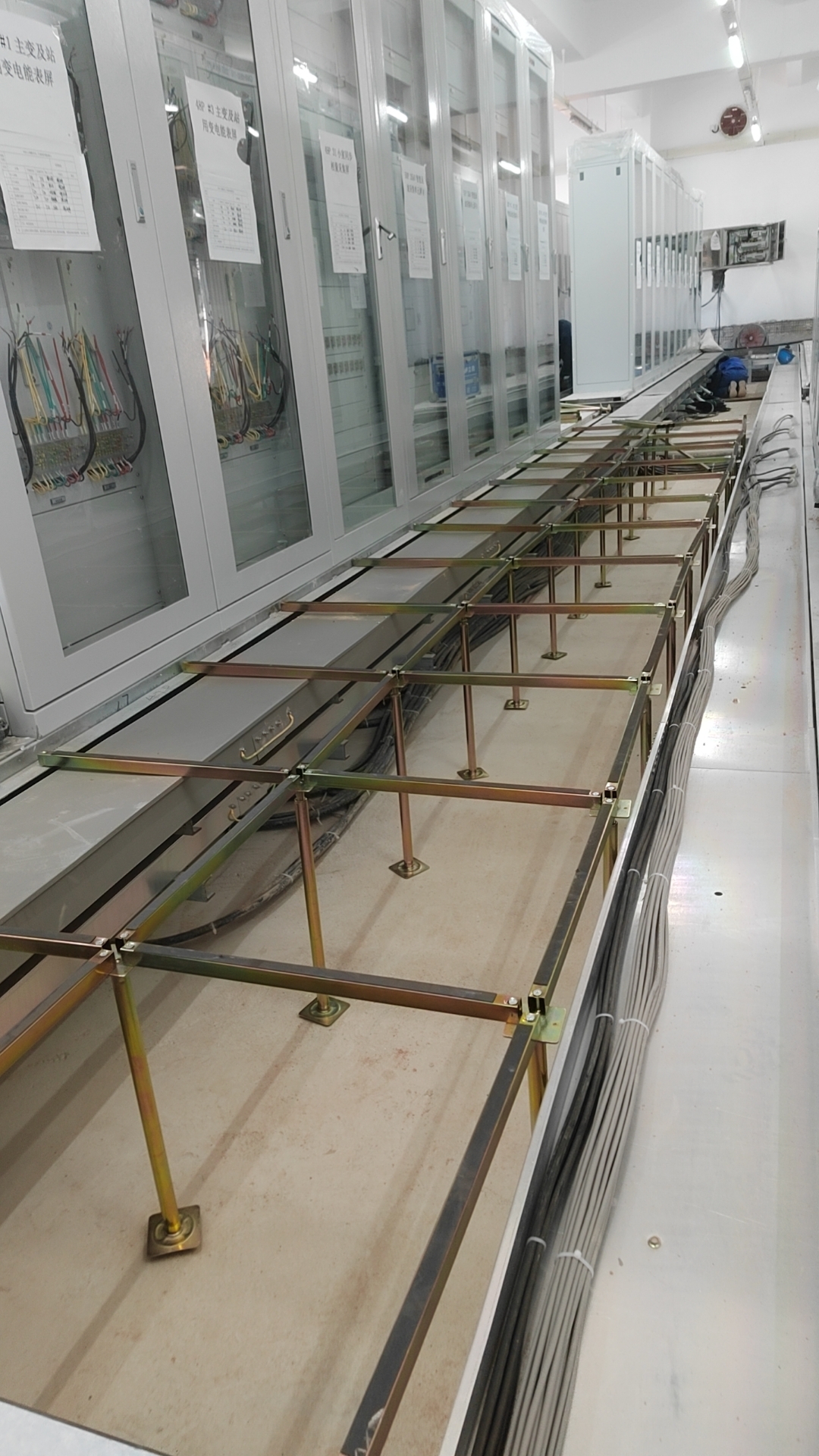 全鋼防靜電地板的作用和特點(diǎn)是什么？
