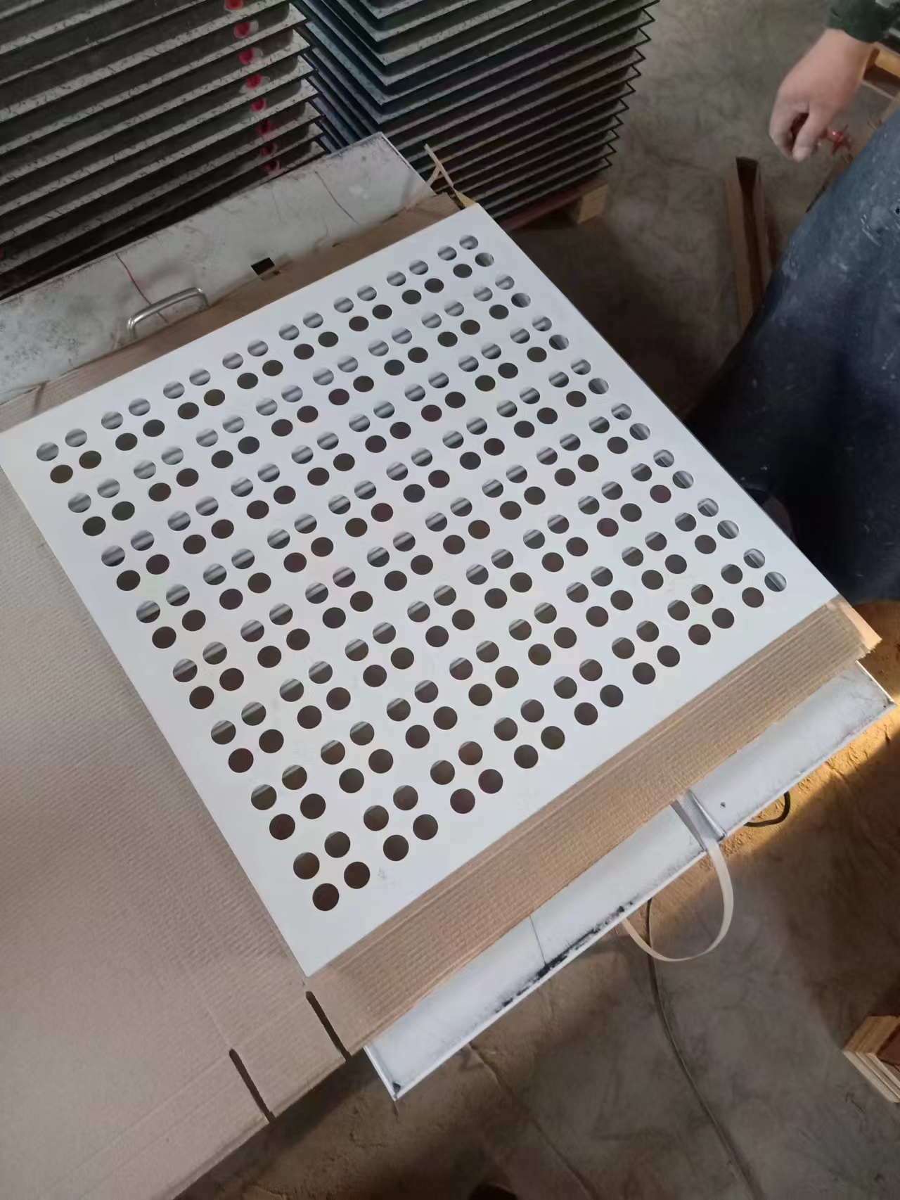 鋁合金防靜電地板多少錢一平米？